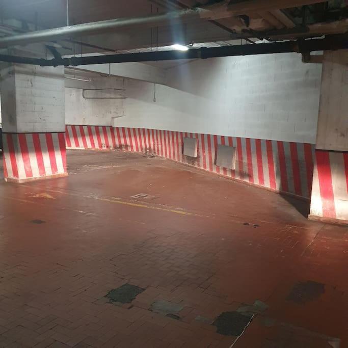 15, Con Posto Auto Genua